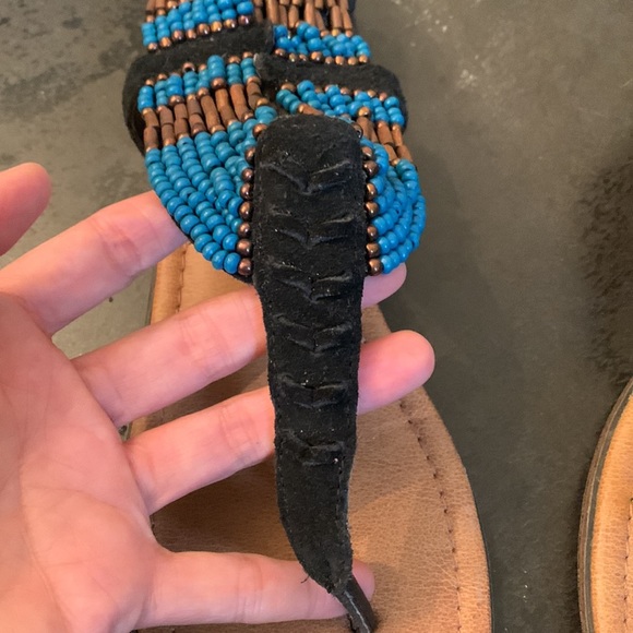 Minnetonka women’s thong beaded sandal - Picture 3 of 7